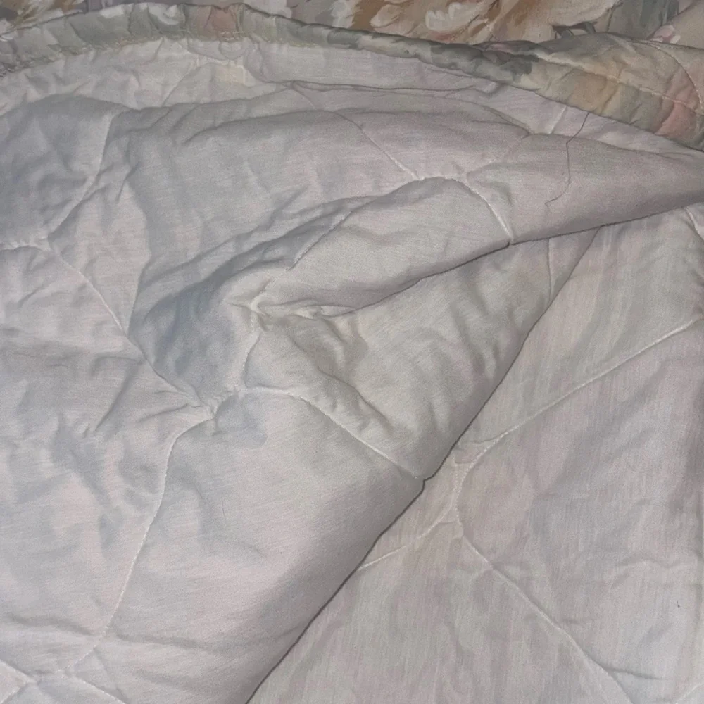 Pastel Flowers Bed Comforter- Medium Weight